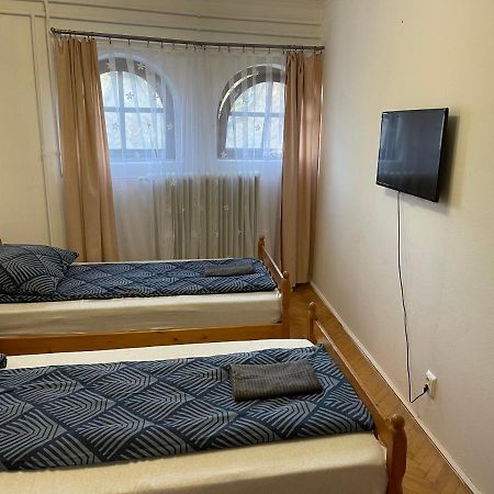 Ferienwohnung Szimpla Apartman Miskolc Exterior foto